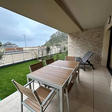 Prestige View 103 By Avecoeur *